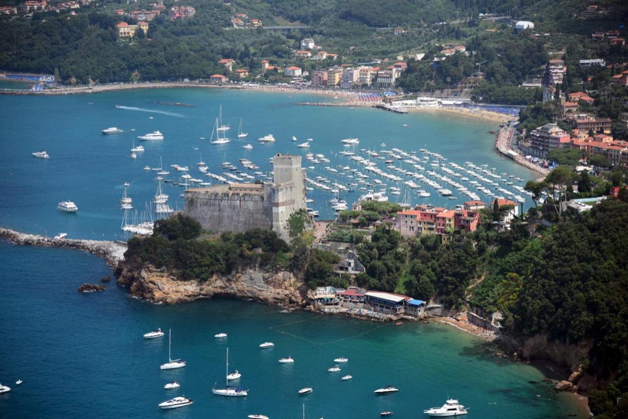 Casa Norb Lerici - With Private Parking Apartment Exterior photo